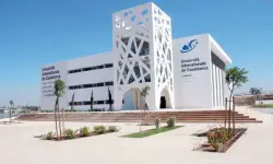 جامعة الدار البيضاء الدولية تفصل أستاذة بعد تعليق عنصري ضد السنغاليين