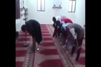 استياء بسبب مقطع فيديو لإمام يسرق المصلين