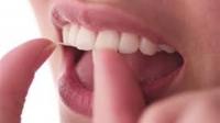 5 أطعمة تعالج التهابات اللثة وتوقف نزيف الفم