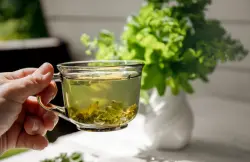 نظام غذائي "أخضر" يبطئ شيخوخة الدماغ