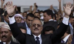 الرئيس اليمني يوافقُ على التنحي خلالَ 30 يوما..مقابل منحهِ حصانة من المحاكمة