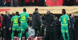 مدرب السنغال يتمرد على قرار "الكاف": "نحن أبطال أفريقيا الحقيقيون!