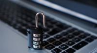 5 إجراءات مهمة لحماية حساباتك على فيس بوك وتويتر