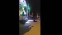 فنان أمازيغي يخلق الجدل وسط جمهوره وزملائه الفنانين بهذا التصرف الغريب (فيديو)