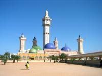 سفير المغرب بدكار يقوم بزيارة ود ومجاملة لوجهاء الحضرة المالكية والطريقة المريدية بمدينتي تيواوون وطوبى