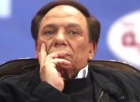 عادل إمام يرد على اتهامه "بمعاشرة" يسرا