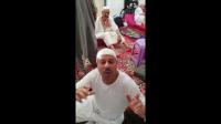 بالدموع .. حجاج مغاربة يهاجمون المسؤولين عن البعثة و يؤكدون .. " البهايم مكيتعاملوش بهذه الطريقة ( الفيديو )