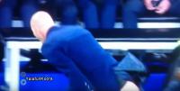 لقطة تمزق “سروال” مدرب ريال مدريد زيدان