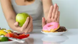 بعد الإفراط في الحلويات... هكذا تتخلّص من إدمان السكر دون معاناة