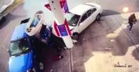 بالفيديو .. سيارة تقتحم محطة بنزين وتقتل امرأة