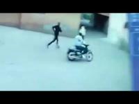 لصان يسرقان فتاة بمدينة مراكش
