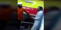 شاهد سعودي يطلق النار على عامل هندي بسبب تأخر وجبة طعام