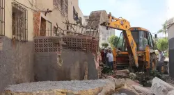 احتلال الأرصفة يتحول لغرف إضافية.. والسلطات بالحي المحمدي تتحرك بقوة