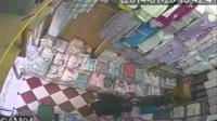 كاميرا المراقبة تفضح سيدة سرقت ملابس من محل بحي للالة شافية