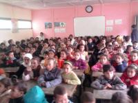 واش هدشي في المغرب : سخط كبير بسبب صورة " مرعبة " لتلاميذ داخل حجرة دراسية