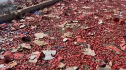 شخص مجهول يرمي كميات كبيرة من الشكلاط المنتهية الصلاحية قرب حي سكني بفاس