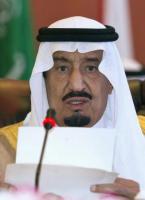 ولي العهد السعودي يطمئن الحكومة على صحة الملك