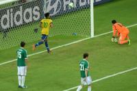 فيديو - البرازيل تعبرالى نصف نهائي كأس القارات من بوابة المكسيك