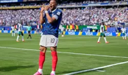 في مستهل المشوار المونديالي.. مبابي يقود فرنسا للفوز على السنغال وينفرد بلقب "الهداف التاريخي"