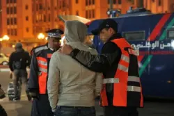شيك بدون رصيد يقود إلى اعتقال "كوميدي" معروف وزملائه يطلقون مبادرة لجمع المبلغ المطلوب