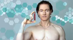 صرف المليارات لكي لا يموت.. ملياردير يعلن إصابته بمرض نادر تأكل فيه معدته نفسها