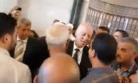 بالفيديو...الرئيس التونسي الجديد يفاجئ مواطنيه بأداء الصلاة داخل مسجد بحي شعبي وبدون بروتوكول
