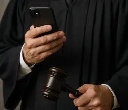 محكمة الدار البيضاء تبرّئ مدير شركة من تهمة التحرش .. رسالة "أنتِ جميلة" لا تكفي للإدانة
