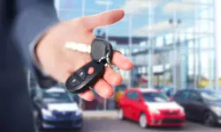 قرار جديد يثير أزمة في قطاع كراء السيارات بالمغرب