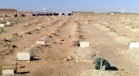 ابن يسقط ميتاً في قبر والدته لحظة دفنها