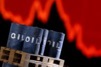 أسعار النفط تهوي في الأسواق العالمية وأنباء عن زيادات مرتقبة بمحطات الوقود المغربية