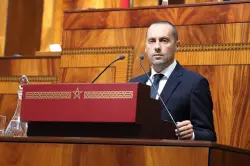 وزير الصحة يلتقي النقابات الصحية ويطمئن المهنيين