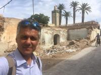 بالفيديو : الملياردير الجزائري "رشيد نكاز" يحدث فوضى بمدينة وجدة بسبب منزل "بوتفليقة" و السلطات تتدخل