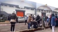 فوضى عارمة وهستيريا بأحد معامل عين السبع بعد الإشتباه في وجود حالة مصابة بفيروس كورونا
