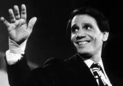 حفل هولوغرامي لعبد الحليم حافظ يُثير الجدل في بين عائلة العندليب ومهرجان موازين