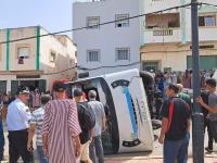 سبق وأن حذرنا من ذلك..انقلاب حافلة للنقل الحضري بتطوان والحصيلة دامية
