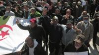 مسيرات الحراك تنتقل إلى خارج العاصمة الجزائرية وترفع شعار "لا انتخابات مع العصابات"