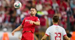 الوداد يسقط أمام إشبيلية بسبب خطأ فادح وبونو يُكرّم وسط مدرجات حمراء مشتعلة!