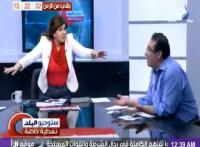 معارض لـ"مرسي" يرفع الحذاء ويتلفظ بألفاظ خارجة تعقيبا على الخطاب