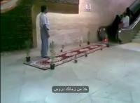 شاب  يفرش لأمه السجاد الاحمر في مطار الرياض ... مشهد مؤثر