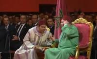 دردشة بين الملك محمد السادس و الامير رشيد بالعيون