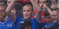 رئيس ايسلندا يشجع منتخب بلاده في يورو 2016 كواحد من الشعب  (صورة)