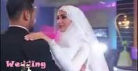 بالفيديو.. عروس تخطف الأضواء بالغناء لعريسها بصوت رائع
