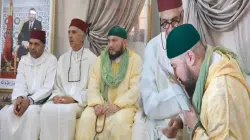 قائد الطريقة البودشيشية الجديد معاذ القادري يتسلم هيبة ملكية بمقر الزاوية بمداغ