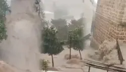 عاصفة مفاجئة تُغرق بلدة إيلورا الإسبانية خلال ساعة وتحوّلها إلى منطقة منكوبة