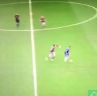 هازارد يتلاعب بلاعبي وست هام بطريقة رائعة