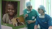 أطباء من مختلف الجنسيات يشرفون على عمليات لأطفال يعانون من تشوهات خلقية بالعيون