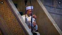 لماذا حمل خطيب الجمعة في "آيا صوفيا" السيف والراية فوق المنبر؟ (فيديو)
