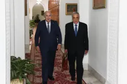 مرسوم رئاسي يُنهي مهام رئيس الحكومة الجزائرية