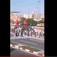 فيديو من زاوية أخرى لفتاة العيون التي تعرضت لحادث من سيارة بالموكب الملكي