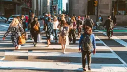 هل يفيد المشي في المدينة كما يفيد في الطبيعة؟